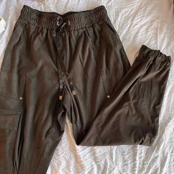 Green pants - Picture 1 of 1